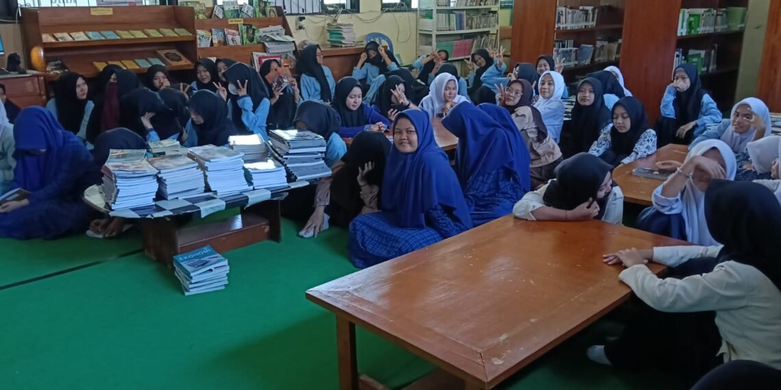Keputrian Perdana MAN 2 Sukabumi Bangun Kedekatan Guru dan Siswi melalui Sesi Curhat