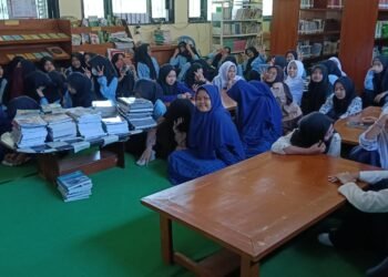 Keputrian Perdana MAN 2 Sukabumi Bangun Kedekatan Guru dan Siswi melalui Sesi Curhat