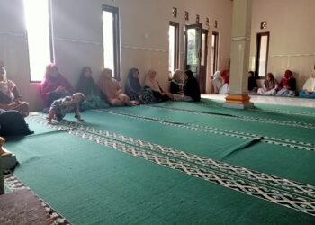 Penyuluh Agama KUA Lengkong Sampaikan Materi Keluarga Sakinah pada Bimluh Majelis Taklim Baiturrahim