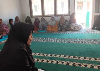 Penyuluh Agama KUA Lengkong Berikan Bimbingan Penyuluhan tentang Ibadah Haji dan Umrah kepada Jemaah Majelis Taklim