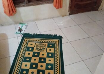 Kalibrasi Arah Kiblat Homestay, Penyuluh KUA Ciemas Pastikan Akurasi Arah Ibadah
