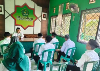 KUA Bantargadung Gelar Apel Pagi, Pembinaan Pegawai, dan Evaluasi Kinerja Triwulan II