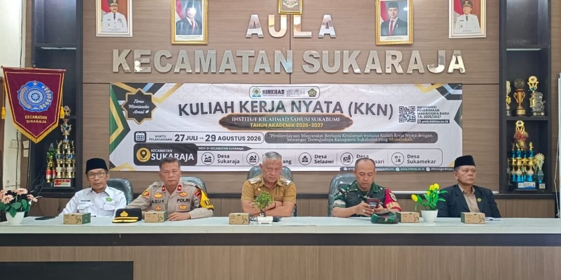 Serah Terima Mahasiswa KKN Institut KH Ahmad Sanusi, Kepala KUA Sukaraja Berikan Penguatan Peran Pengabdian di Masyarakat