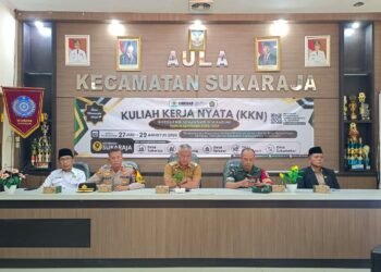 Serah Terima Mahasiswa KKN Institut KH Ahmad Sanusi, Kepala KUA Sukaraja Berikan Penguatan Peran Pengabdian di Masyarakat