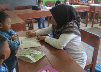 Penyuluh Agama Islam KUA Sukalarang Tanamkan Nilai Keislaman Sejak Dini di PAUD Anggrek