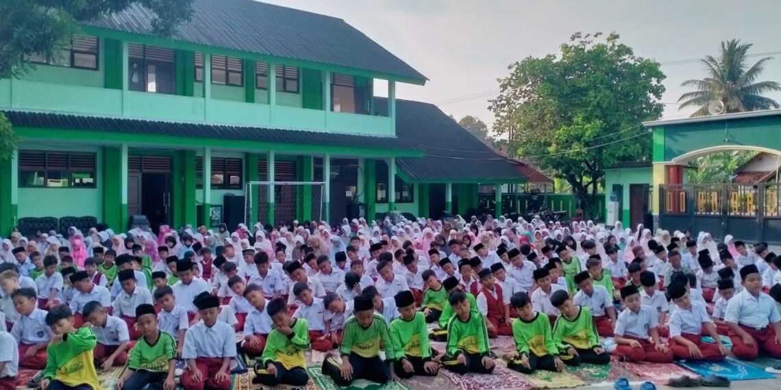 MIN 2 Sukabumi Biasakan Shalat Dhuha Berjamaah untuk Perkuat Karakter Religius Peserta Didik