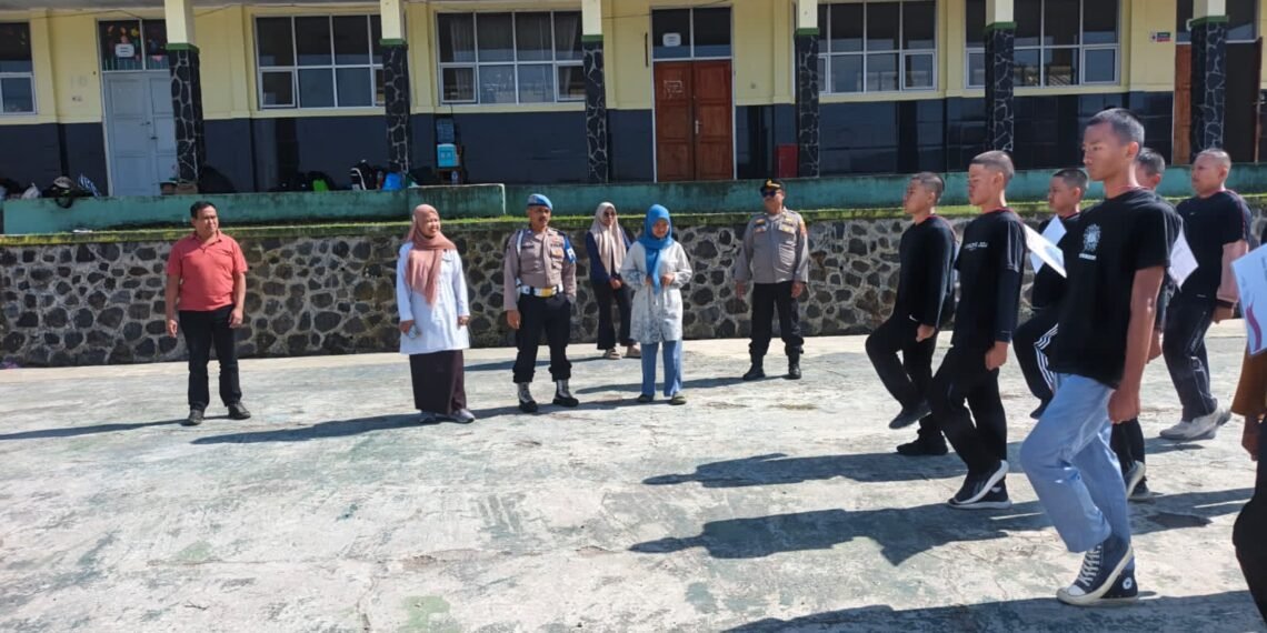 KUA Sukalarang Dukung Pembinaan Karakter Paskibraka Melalui Pendampingan Penyuluh Agama Islam