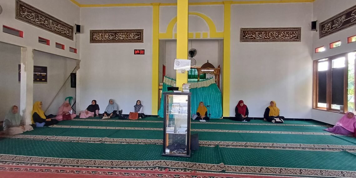 KUA Cikidang Perkuat Sinergi dengan Majelis Taklim melalui Silaturahmi dan Penyuluhan Keagamaan
