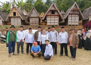 KUA Warungkiara Salurkan Donasi bagi Korban Kebakaran Kasepuhan Cipta Mulya