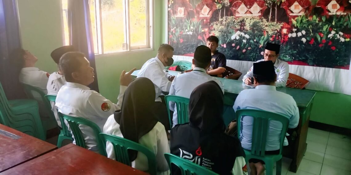 Rapat Internal KUA Curugkembar Perkuat Tertib Administrasi dan Kualitas Pelayanan