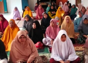 Penyuluh KUA Surade Sampaikan Bimbingan Keagamaan tentang Bahaya Sifat Munafik di Majelis Taklim Al Amanah
