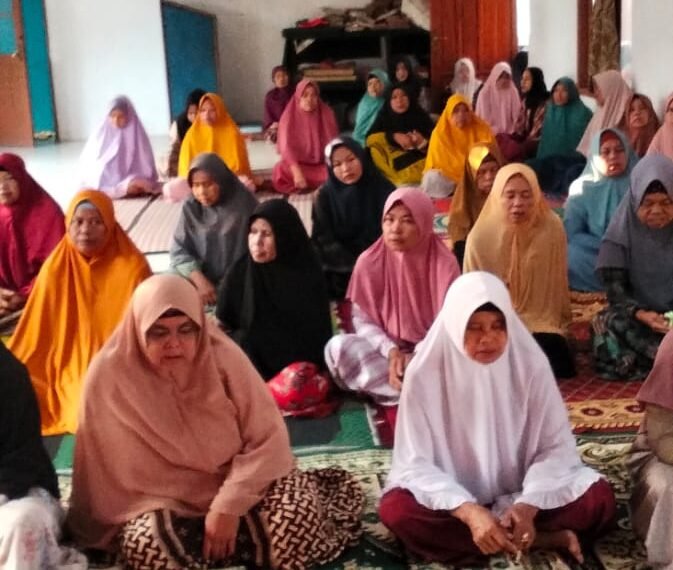 Penyuluh KUA Surade Sampaikan Bimbingan Keagamaan tentang Bahaya Sifat Munafik di Majelis Taklim Al Amanah