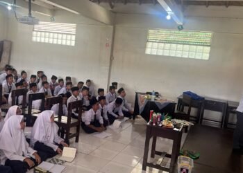 Penyuluh Agama KUA Cibadak Berikan Bimbingan BTQ dan Pengembangan Seni Kaligrafi di Pesantren Raudhatun Nur