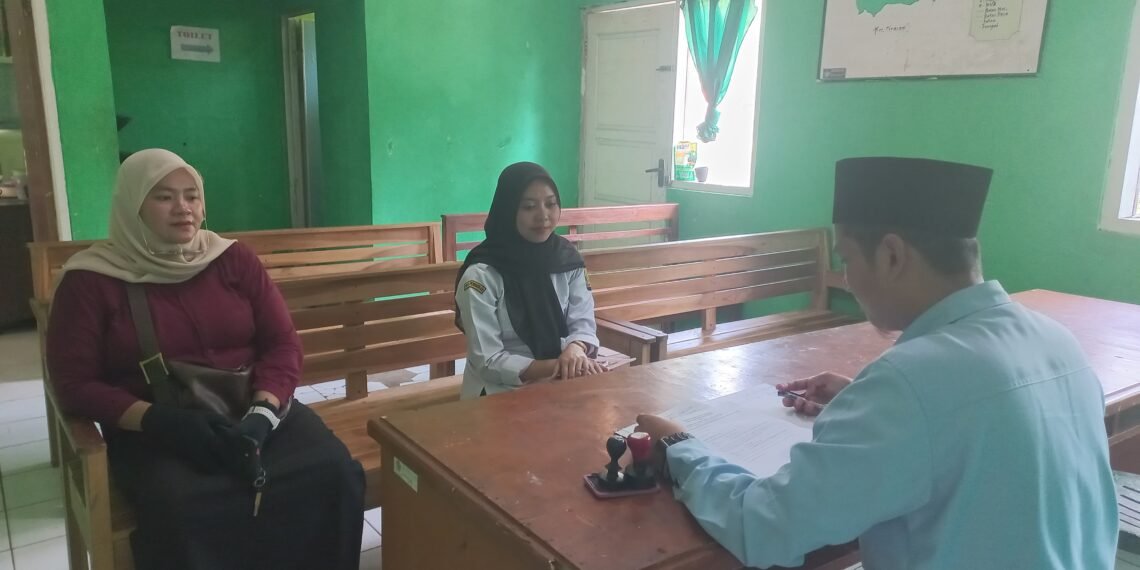 Penghulu KUA Ciemas Berikan Penasihatan Perkawinan kepada Calon Penggugat Cerai Mandiri