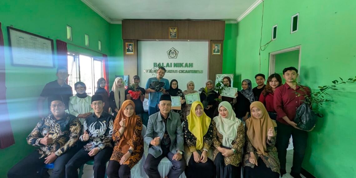 KUA Cicantayan Tanamkan Nilai Ekologi Melalui Sedekah Bibit Pohon oleh Calon Pengantin