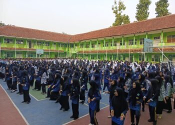 Senam Anak Indonesia Hebat Bangkitkan Semangat Pagi Siswa MAN 2 Sukabumi