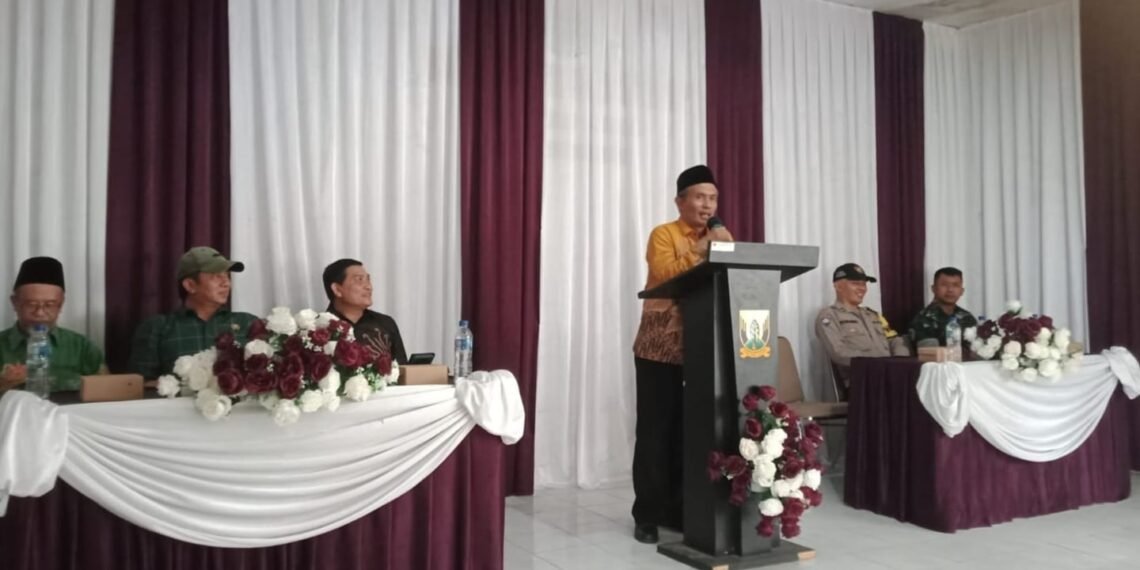 Kepala KUA Ciracap Sampaikan Sambutan pada Acara Purna Bakti Plt. Camat Ciracap