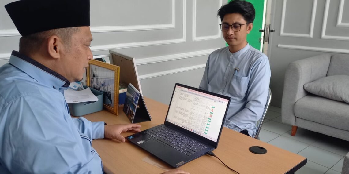 Kepala KUA Nagrak Laksanakan Evaluasi dan Penilaian SKP Pegawai