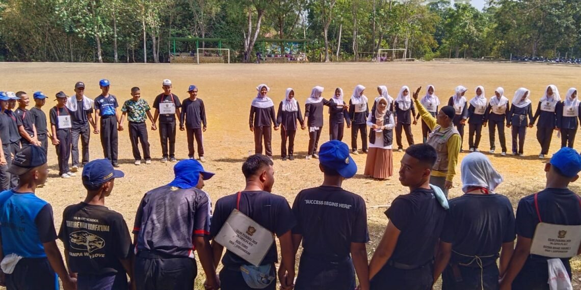 BRUS Spesial Agustus, KUA Jampangkulon Gandeng Polsek Edukasi PASKIBRA Cegah Pernikahan Usia Dini
