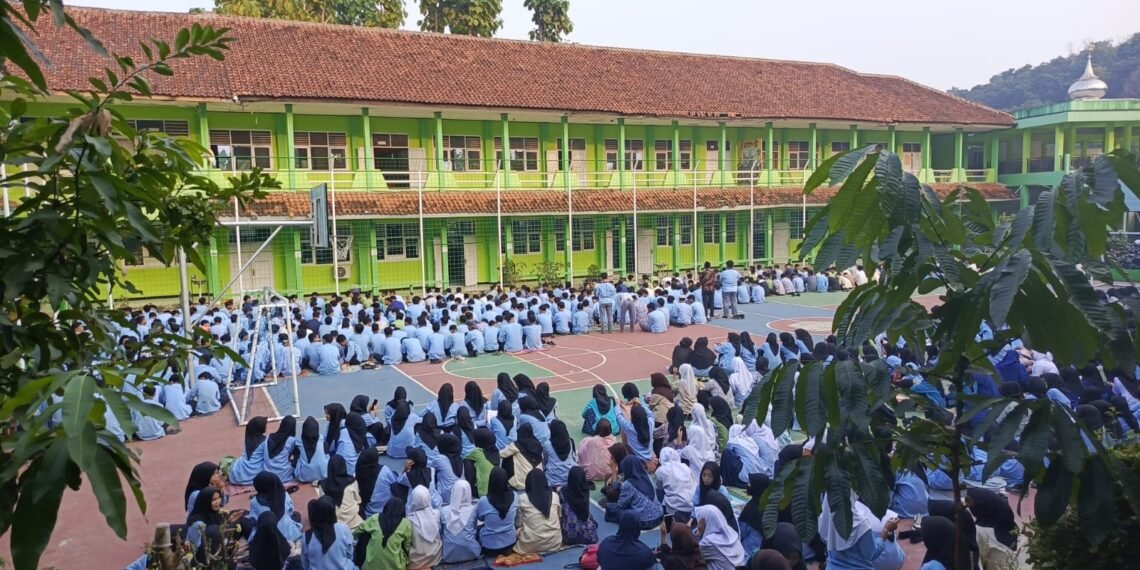 MAN 2 Sukabumi Istiqamah Laksanakan Salat Duha, Tawasul, dan Tadarus Yasin untuk Perkuat Karakter Spiritual Siswa