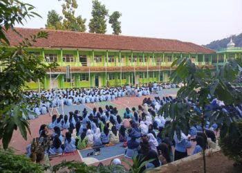 MAN 2 Sukabumi Istiqamah Laksanakan Salat Duha, Tawasul, dan Tadarus Yasin untuk Perkuat Karakter Spiritual Siswa