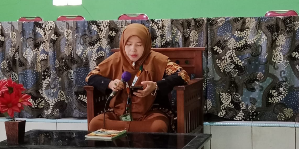 Penyuluh Agama Islam Gegerbitung Ajak Warga Desa Buniwangi Sukseskan Gerakan Nasional Indonesia Berkiblat