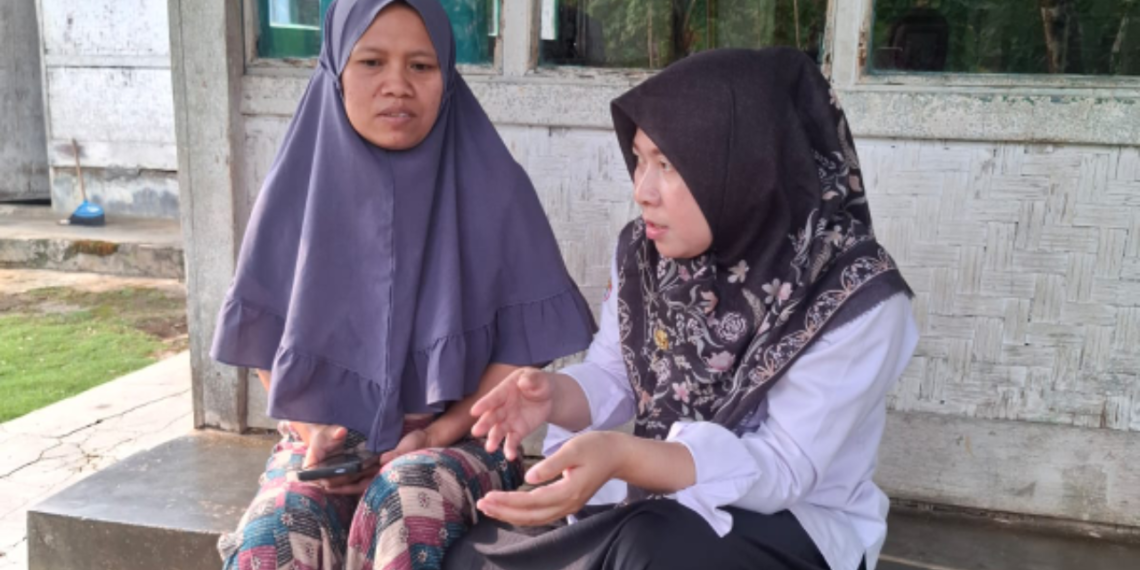 Penyuluh Agama Islam KUA Gegerbitung Perkuat Pemahaman Gerakan Nasional Indonesia Berkiblat Melalui Kunjungan Langsung ke Masyarakat