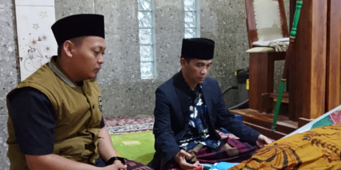 Kepala KUA Sagaranten Takziah ke Rumah Duka Almarhum Solahudin, S.Ag., M.H., Wujud Penghormatan atas Pengabdian