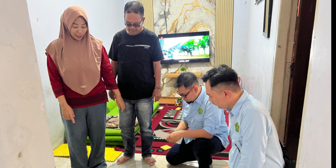 Penyuluh KUA Parungkuda Gencarkan Sosialisasi Gerakan Nasional Indonesia Berkiblat di Lingkungan Permukiman Warga