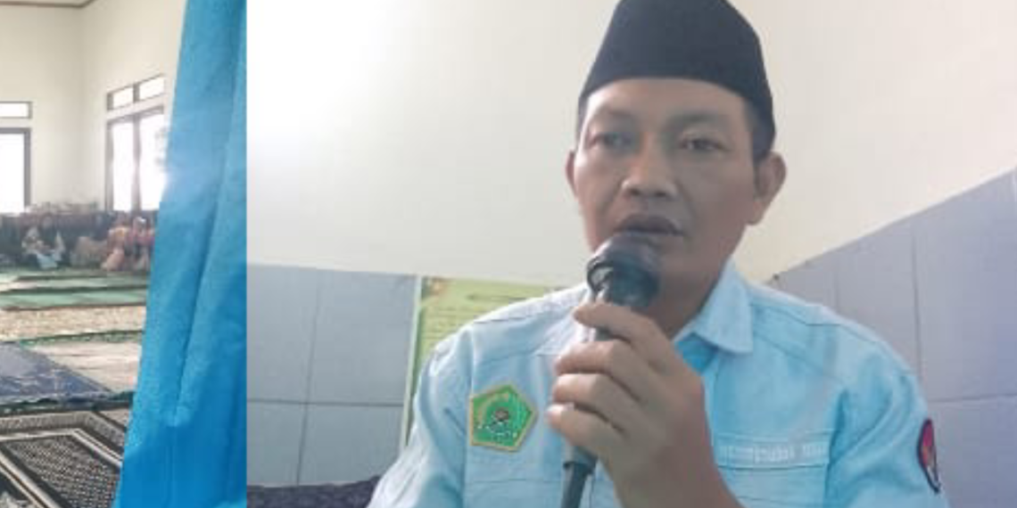 Bimluh di MT Nurul Islam Langkapjaya, Penyuluh Agama KUA Lengkong Tekankan Pentingnya Menjaga Kerukunan Rumah Tangga