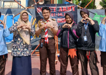 Tim Sosialisasi Gerakan Nasional Indonesia Berkiblat KUA Cicurug Edukasi Siswa SMPN 1 Cicurug tentang Rashdul Kiblat
