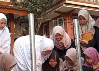 KUA Cicantayan Perkuat Literasi Ilmu Falak melalui Pelatihan Rashdul Kiblat di Pondok Pesantren