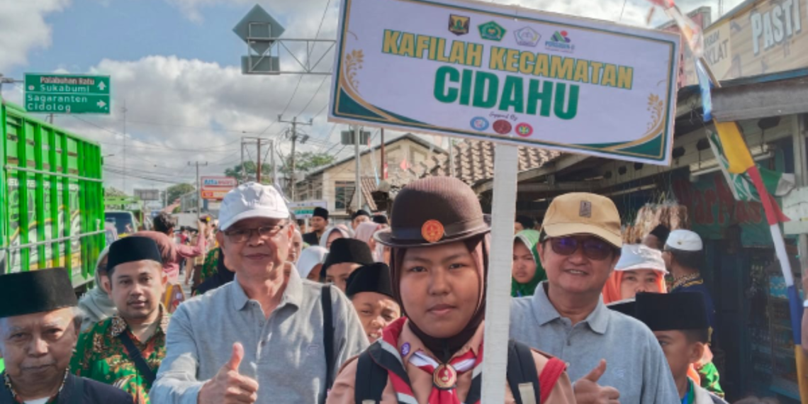 KUA Cidahu Dampingi Kafilah Semarakkan Pawai Ta’aruf PORSADIN VIII Tingkat Kabupaten Sukabumi