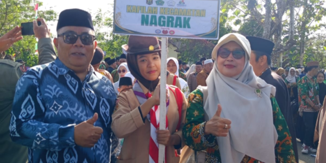 Pengawas PAKIS Kecamatan Nagrak Dampingi Kafilah pada Pawai Pembukaan PORSADIN VIII