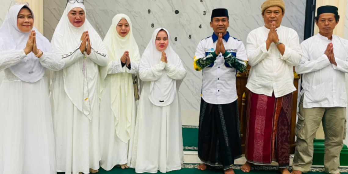 Penyuluh KUA Lengkong Hadiri dan Dampingi Walimatussafar Calon Jemaah Umrah di Desa Tegallega