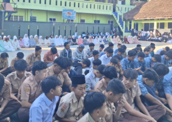 KUA Lengkong Perkuat Program BRUS melalui Pendampingan Pembiasaan Salat Duha di MTs Assobandiyah