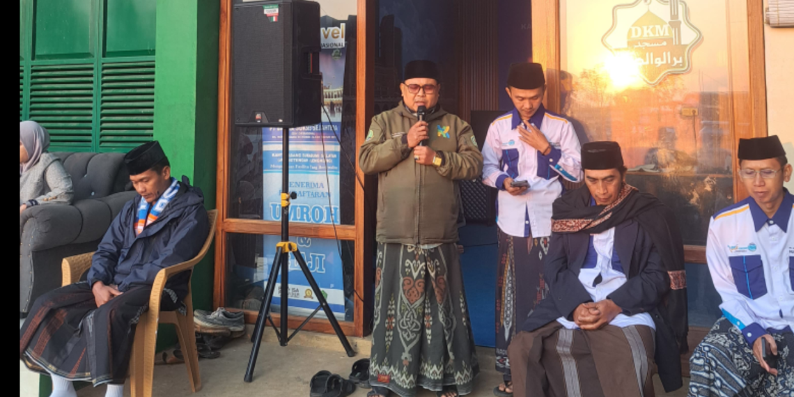 Penyuluh Agama KUA Lengkong Ambil Peran dalam Pelepasan Jemaah Umrah BST Masjid Birril Walidain