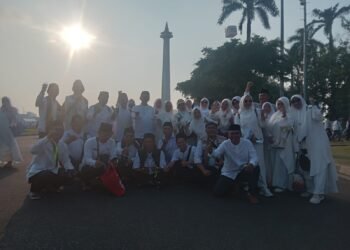 Rombongan Bus 10 Satukan ASN Tujuh KUA Ikuti Zikir dan Doa Kebangsaan di Monas