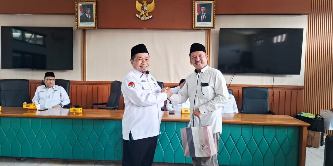 Kasi Pendidikan Madrasah Apresiasi Dedikasi Moh. Iqbal Taufiqi Selama Mengabdi