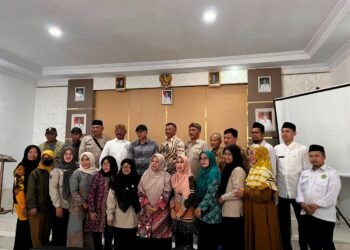 KUA Cidahu Terima Kunjungan Mahasiswa Universitas Madani Nusantara, Koordinasikan Kalibrasi Arah Kiblat dan Gerakan Bersih Masjid