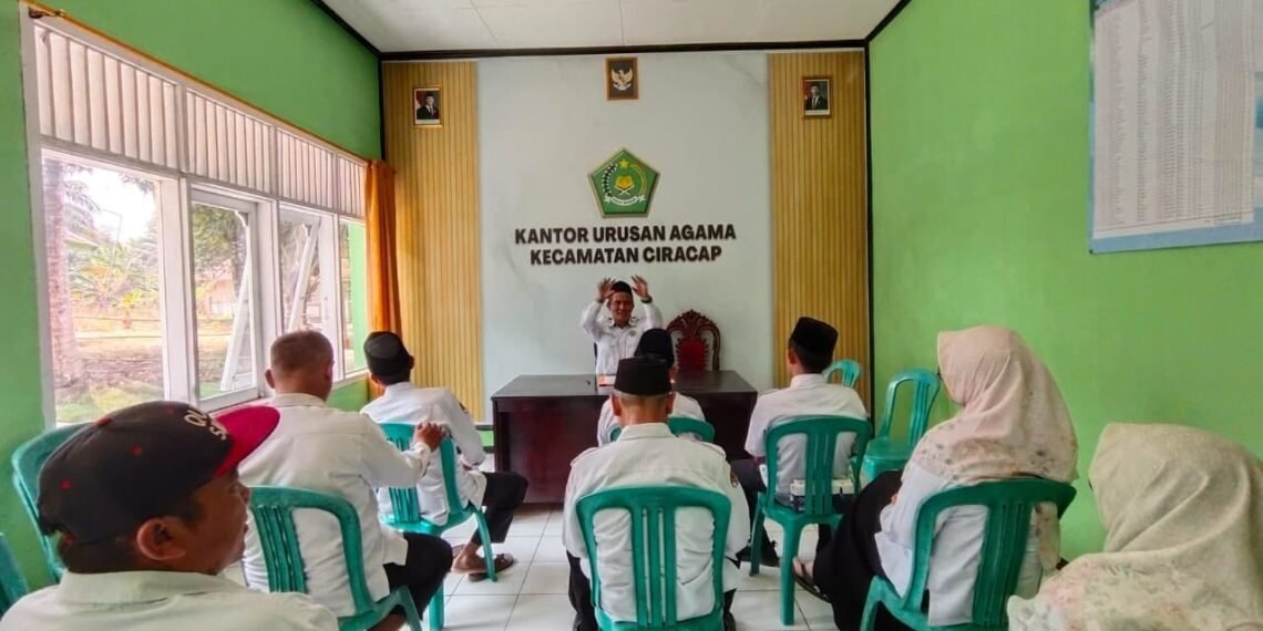 KUA Ciracap Gelar Rapat Pembinaan Pegawai, Perkuat Koordinasi dan Tingkatkan Kualitas Pelayanan