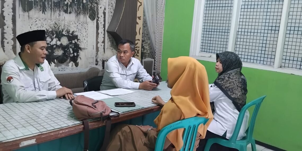 Kepala KUA Cisaat Terima Koordinasi UPTD DALDUK Perkuat Sinergi Percepatan Penurunan Stunting