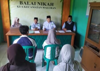 Penyuluh dan Penghulu KUA Waluran Berikan Pembekalan Calon Pengantin Melalui Bimwin Mandiri