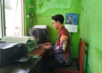 Kepala KUA Nagrak Tegaskan Pentingnya Akurasi Data Pernikahan, Penyuluh Agama Laksanakan Penginputan melalui SIMKAH Web