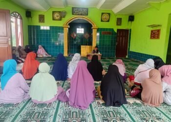 Penyuluh Agama KUA Sukaraja Ajak Jamaah Hindari Tiga Dosa Perusak Iman