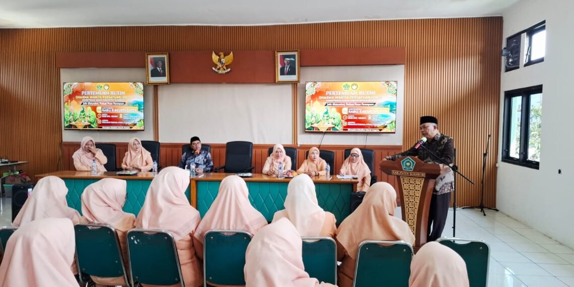 Kepala Kemenag Kabupaten Sukabumi Tekankan Pentingnya Silaturahmi dan Komunikasi dalam Pertemuan Rutin DWP