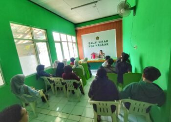 Penyuluh Agama KUA Nagrak Bekali Calon Pengantin dengan Materi Pondasi Keluarga Sakinah