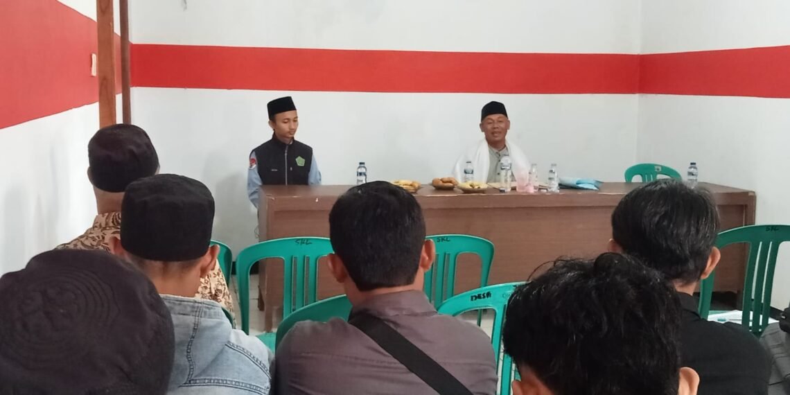 Penyuluh KUA Sukalarang Sampaikan Kajian Fikih tentang Bulan Safar pada Majelis Taklim Aparatur