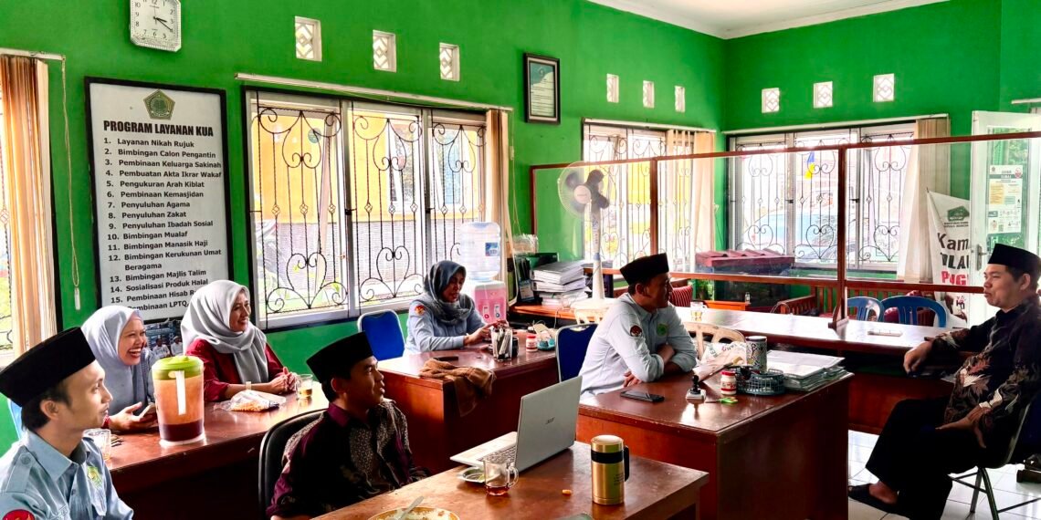 KUA Sukalarang Matangkan Persiapan GEBER Masjid Melalui Rapat Koordinasi