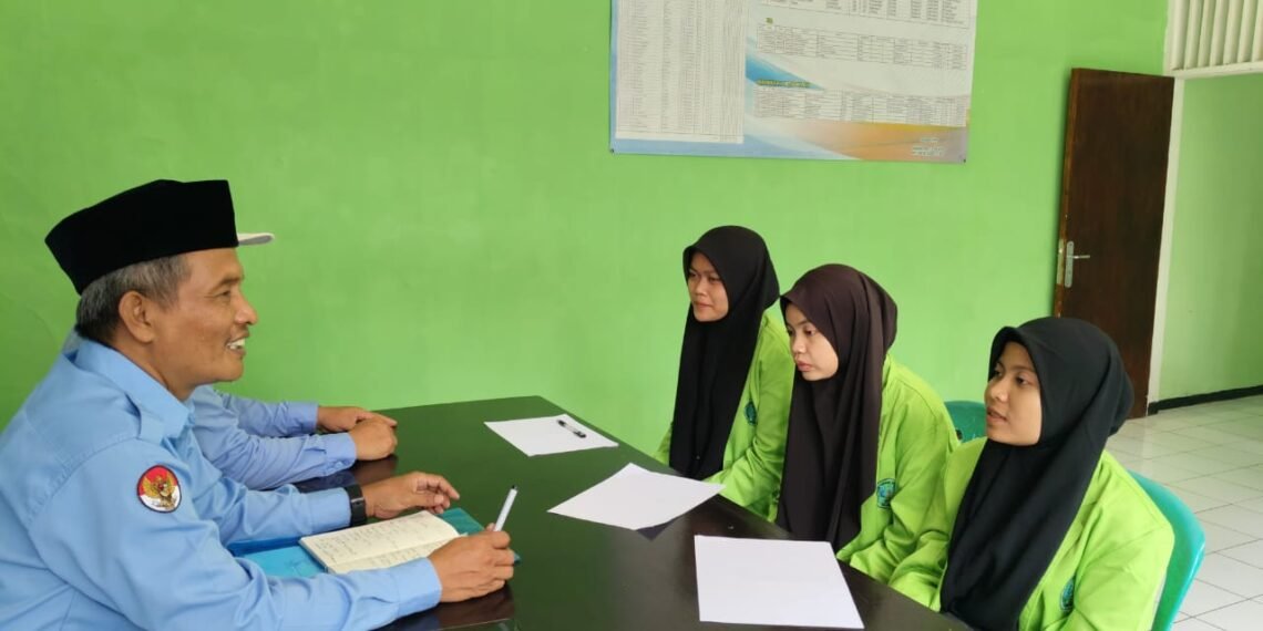 Kepala KUA Ciracap Perkuat Pembinaan Mahasiswa PPM Al-Andina Sukabumi